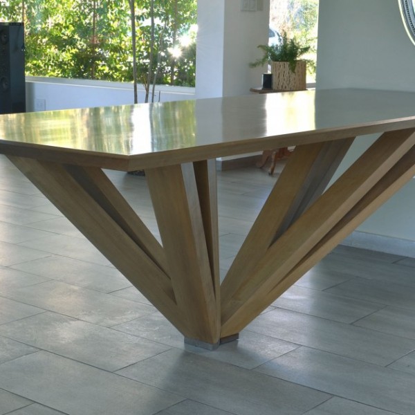 Mesa «Pirámide»